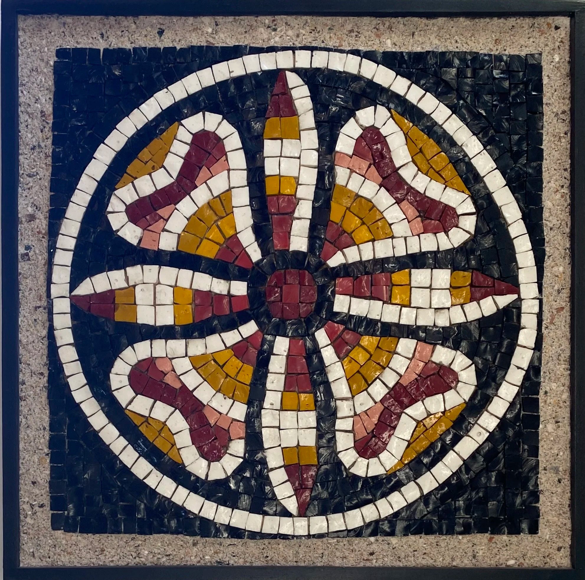 Smalti Medallion